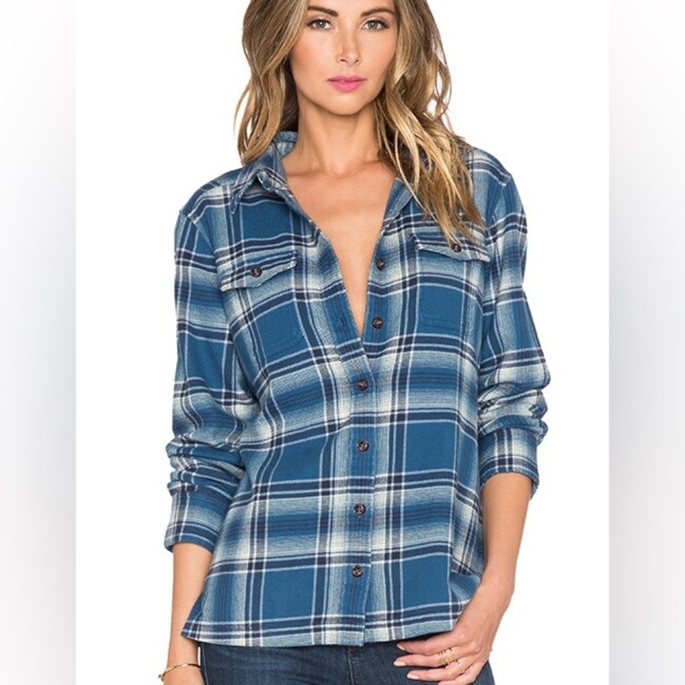 Women’s PATAGONIA Fjord flannel button up long sleeve shirt. Size 4